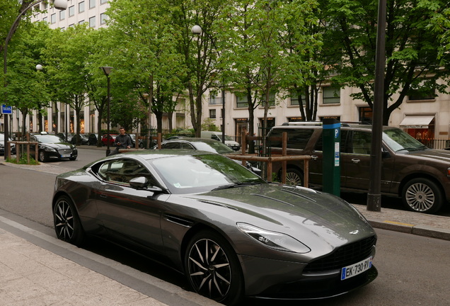 Aston Martin DB11