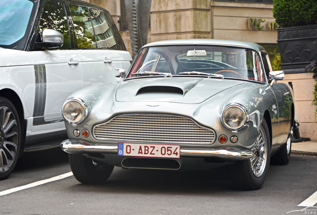 Aston Martin DB4