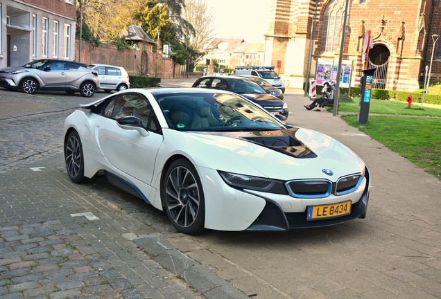 BMW i8