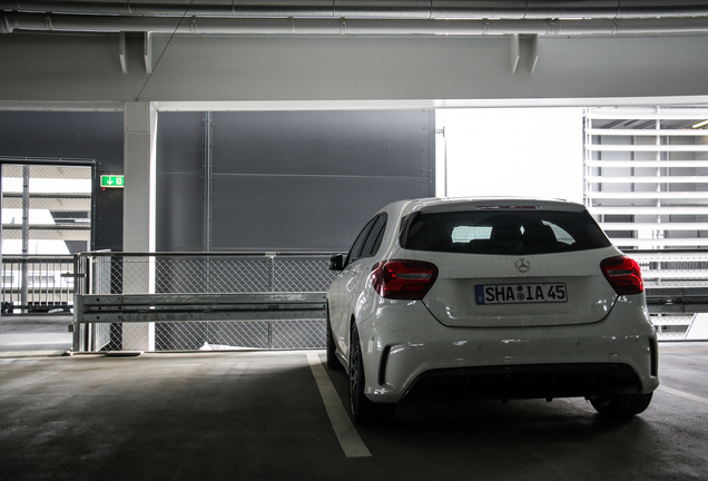 Mercedes-AMG A 45 W176 2015