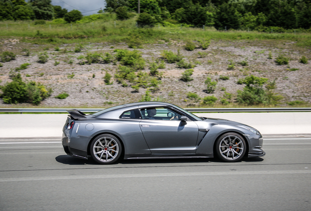 Nissan GT-R