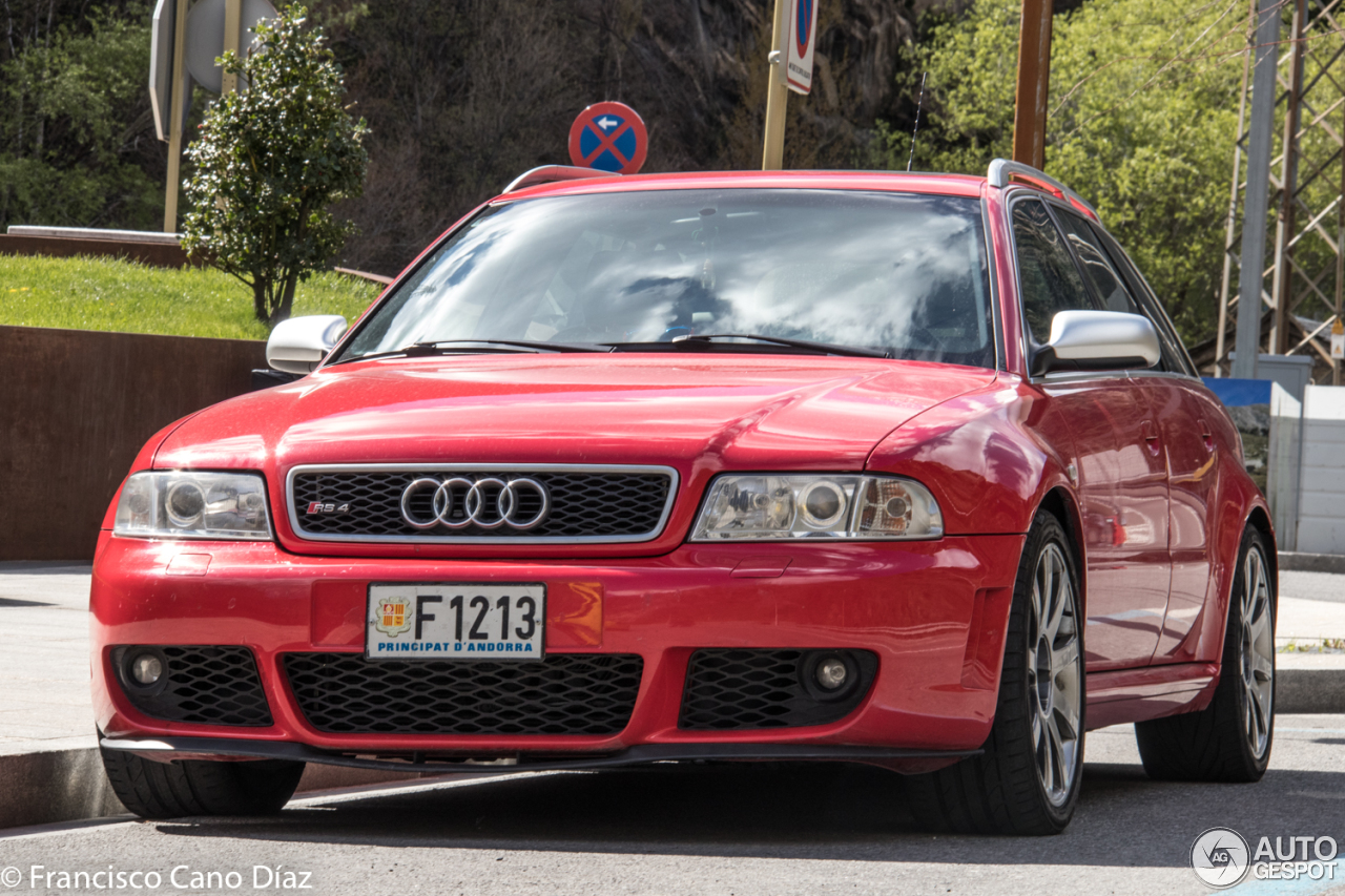 Audi RS4 Avant B5