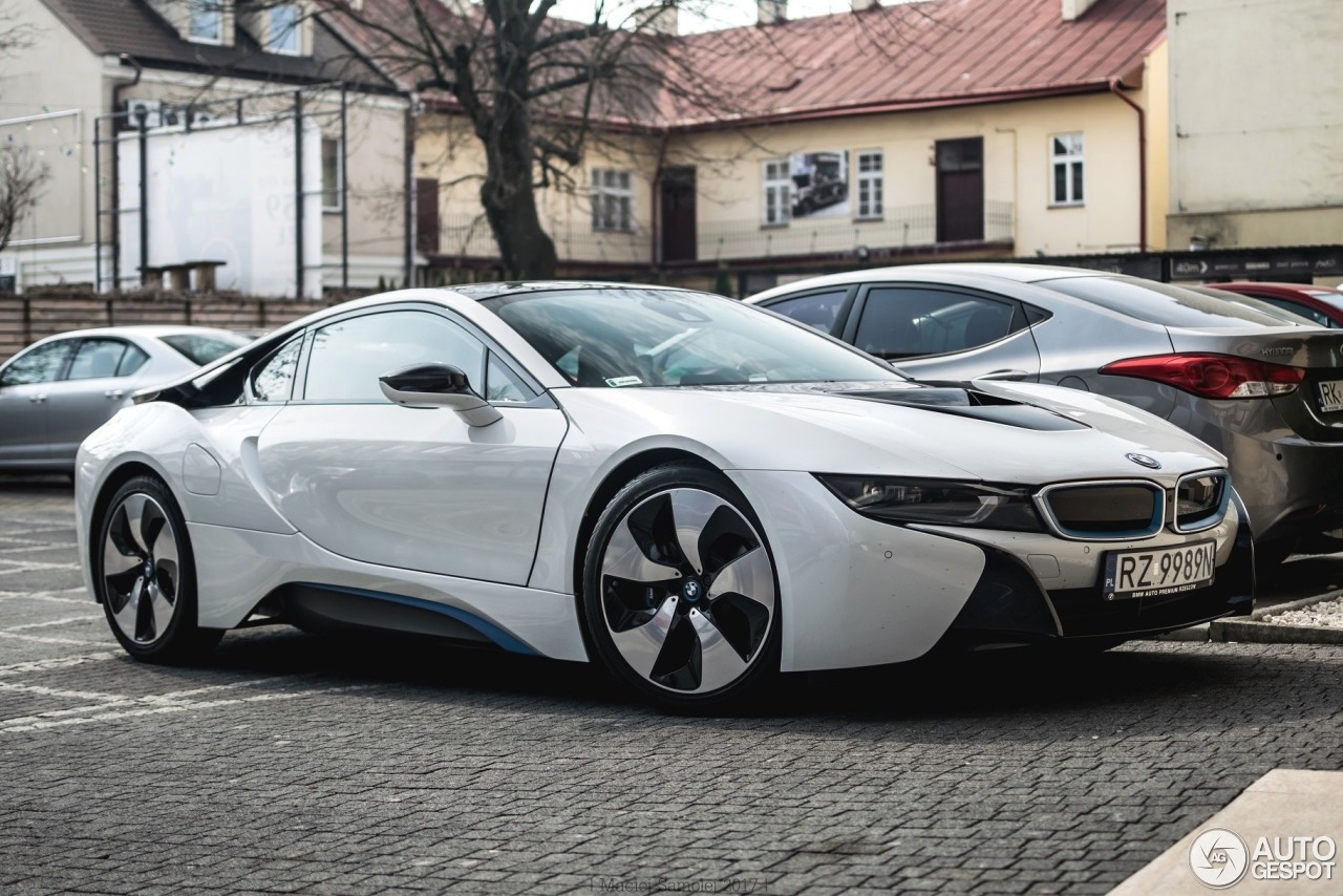 BMW i8