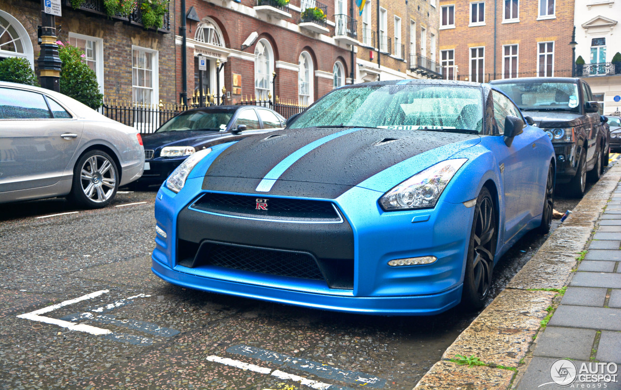 Nissan GT-R 2015