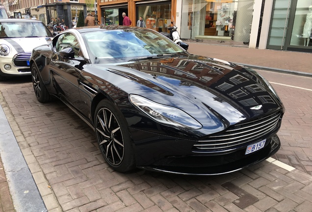 Aston Martin DB11