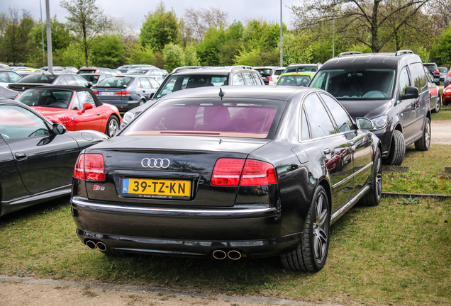 Audi S8 D3