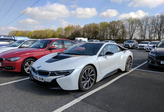 BMW i8