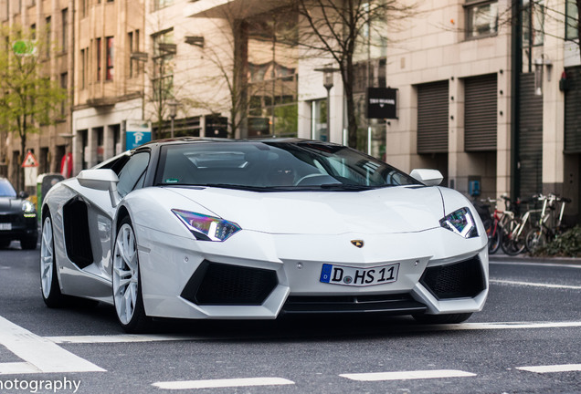 Lamborghini Aventador LP700-4 Roadster