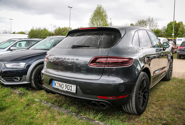 Porsche 95B Macan GTS