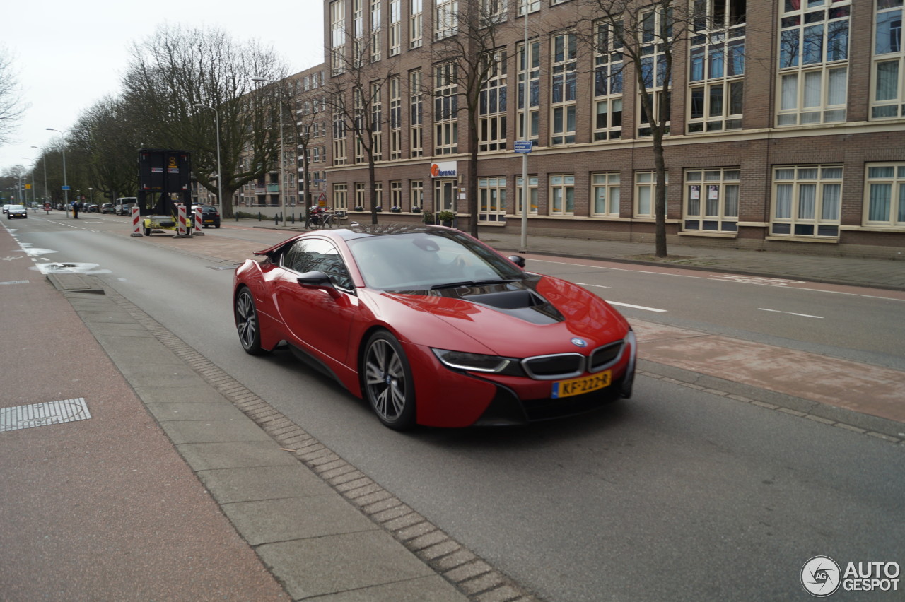 BMW i8 Protonic Red Edition