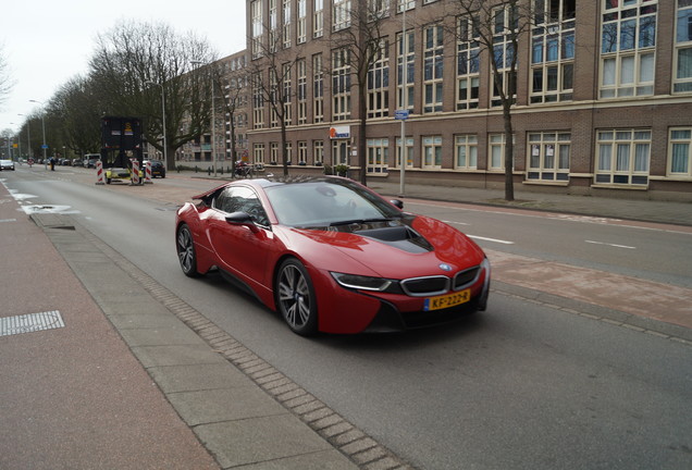 BMW i8 Protonic Red Edition