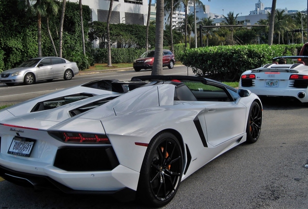 Lamborghini Aventador LP700-4 Roadster