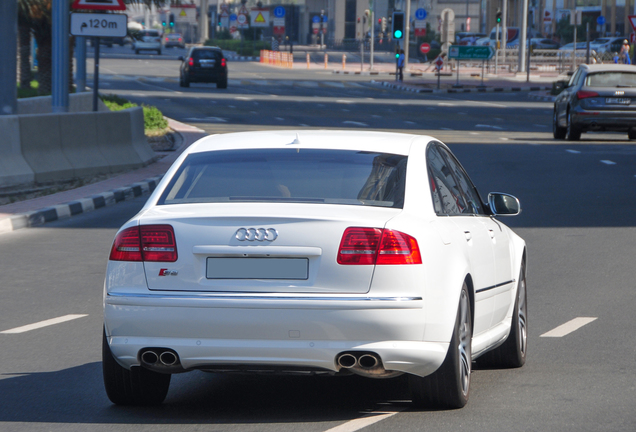Audi S8 D3