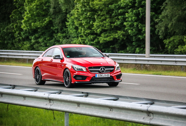 Mercedes-Benz CLA 45 AMG C117