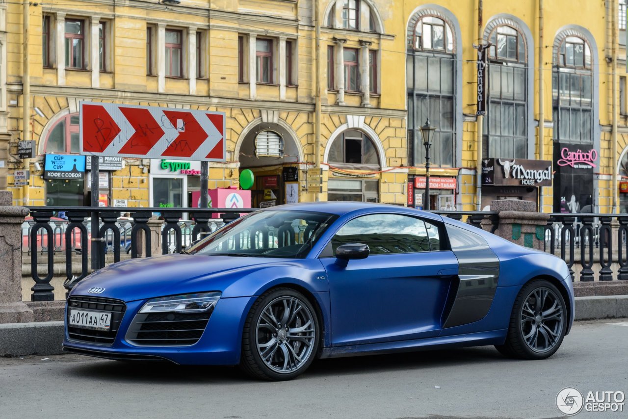 Audi R8 V10 Plus 2013