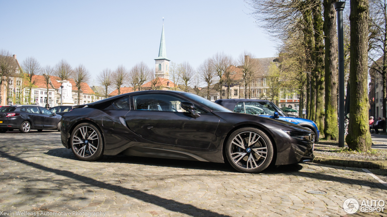 BMW i8