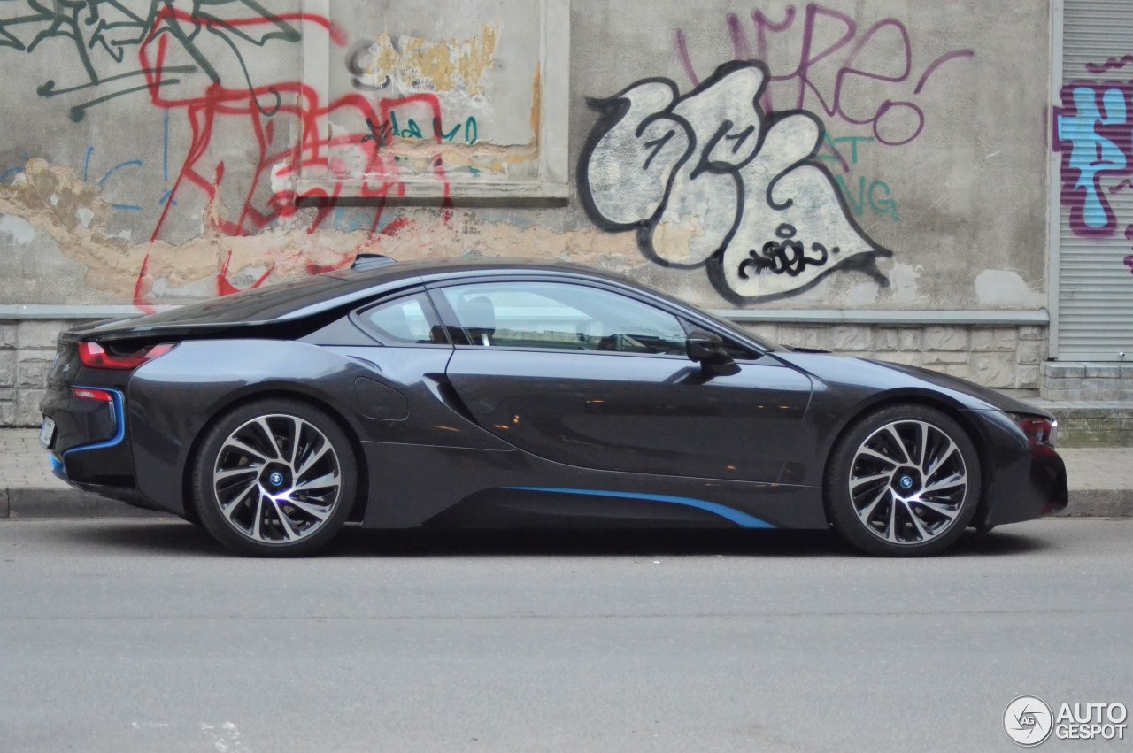 BMW i8