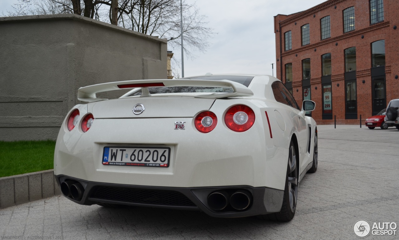 Nissan GT-R