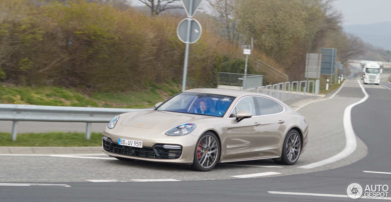 Porsche 971 Panamera Turbo