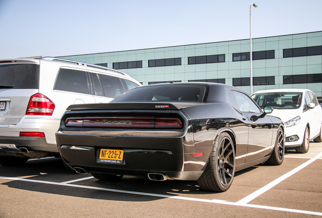 Dodge Challenger SRT-8