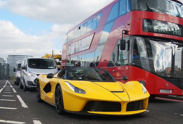 Ferrari LaFerrari Aperta