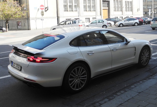 Porsche 971 Panamera Turbo