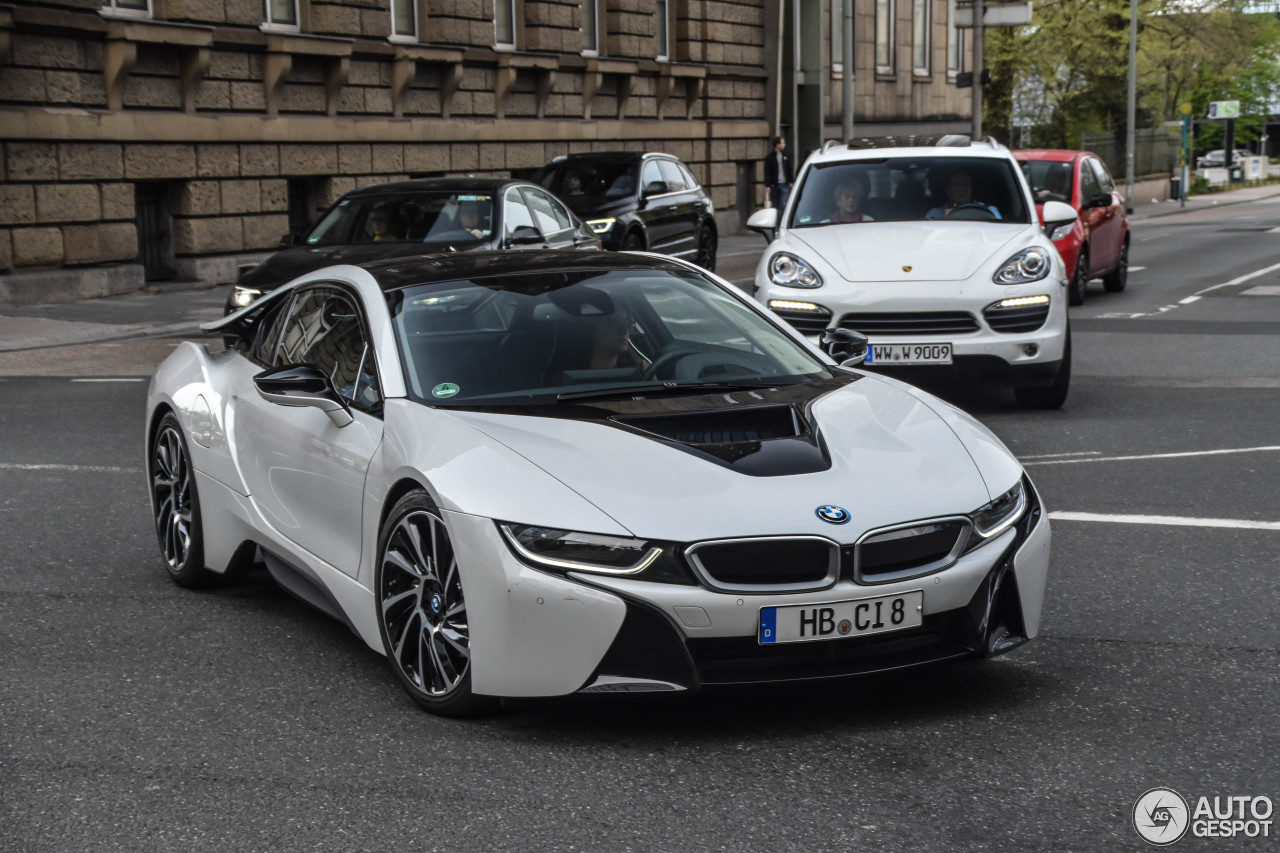 BMW i8