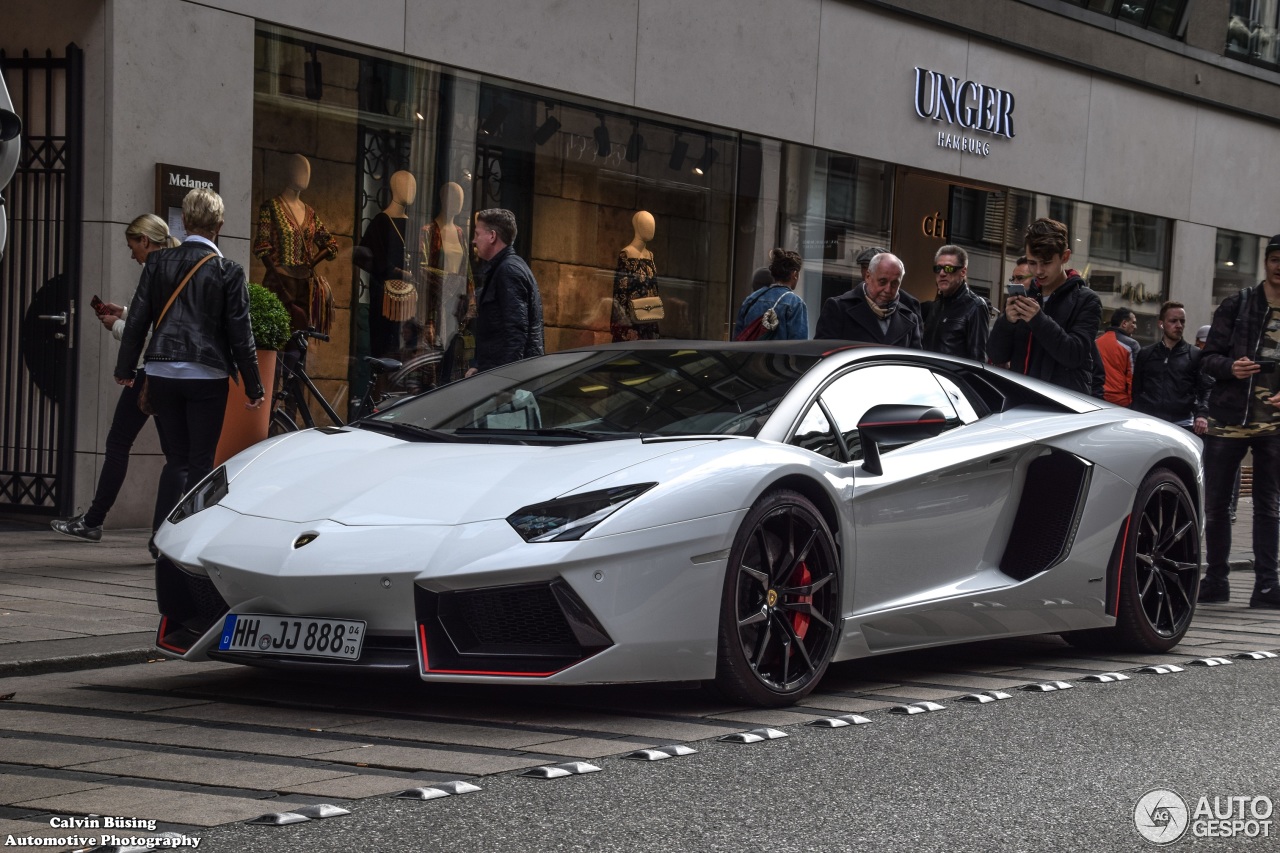 Lamborghini Aventador LP700-4 Pirelli Edition