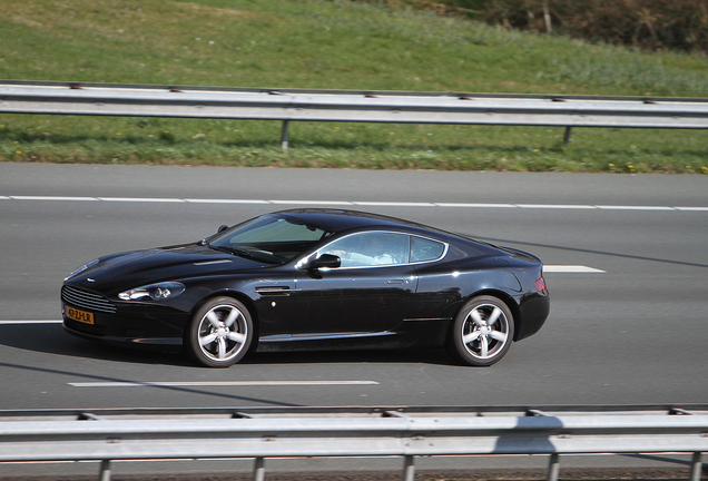 Aston Martin DB9