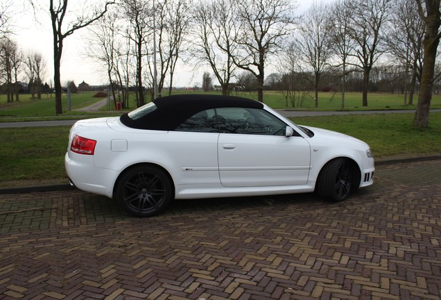 Audi RS4 Cabriolet