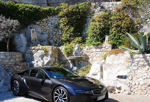 BMW i8