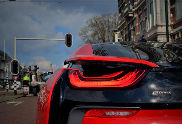 BMW i8 Protonic Red Edition