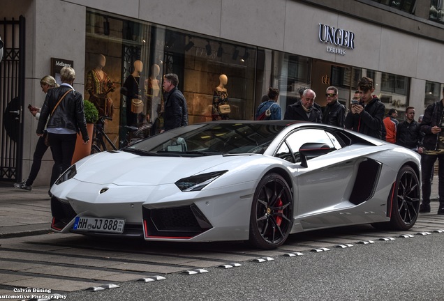 Lamborghini Aventador LP700-4 Pirelli Edition