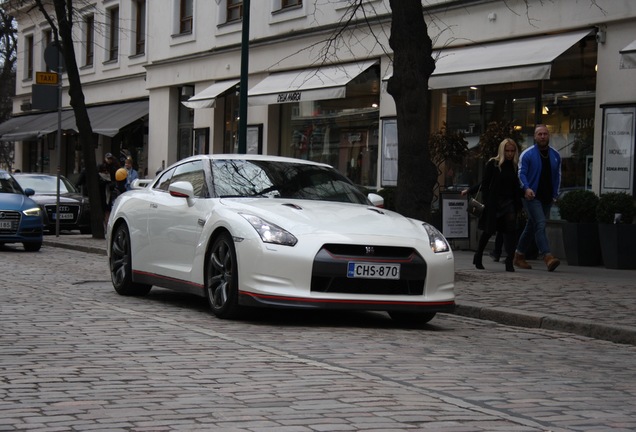 Nissan GT-R