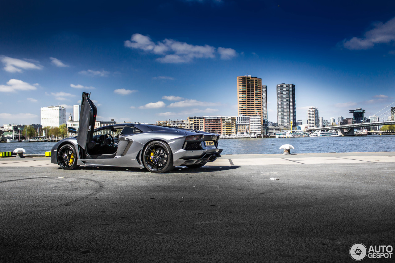 Lamborghini Aventador LP700-4 Roadster