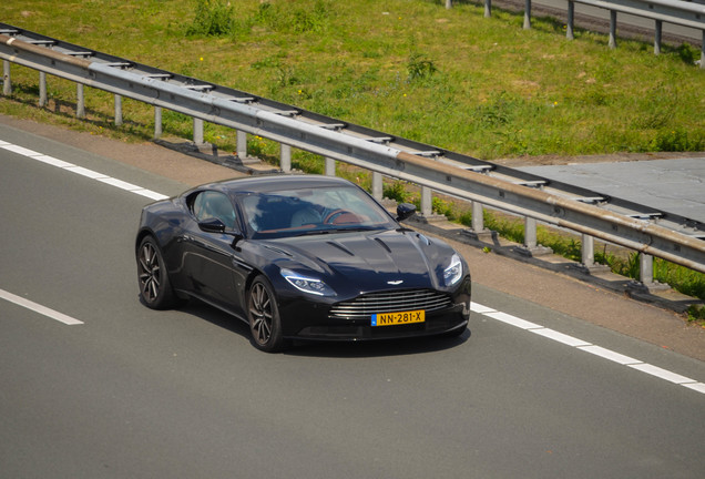 Aston Martin DB11