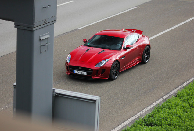 Jaguar F-TYPE R Coupé