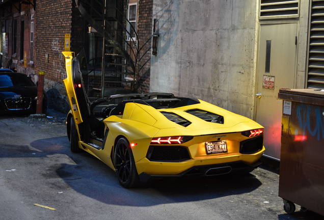 Lamborghini Aventador LP700-4 Roadster