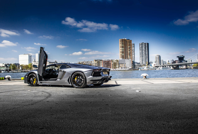 Lamborghini Aventador LP700-4 Roadster