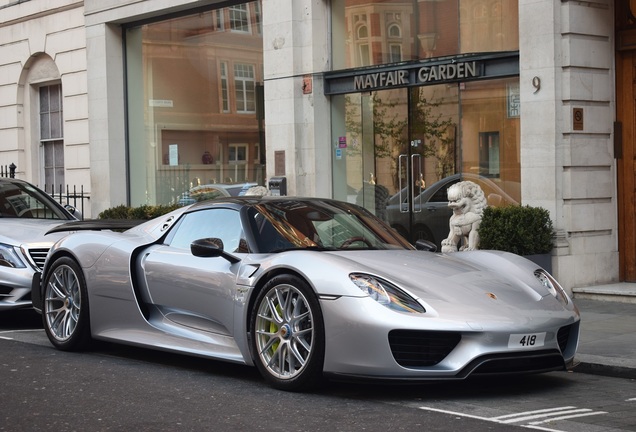 Porsche 918 Spyder Weissach Package