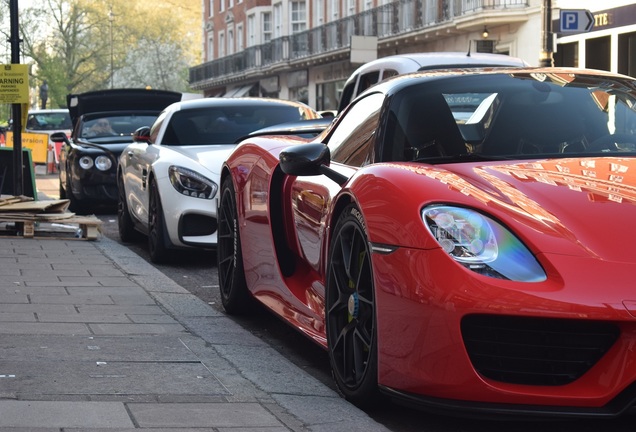 Porsche 918 Spyder Weissach Package