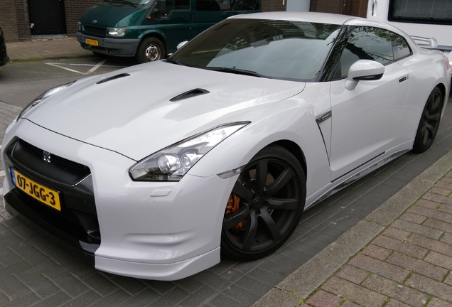 Nissan GT-R