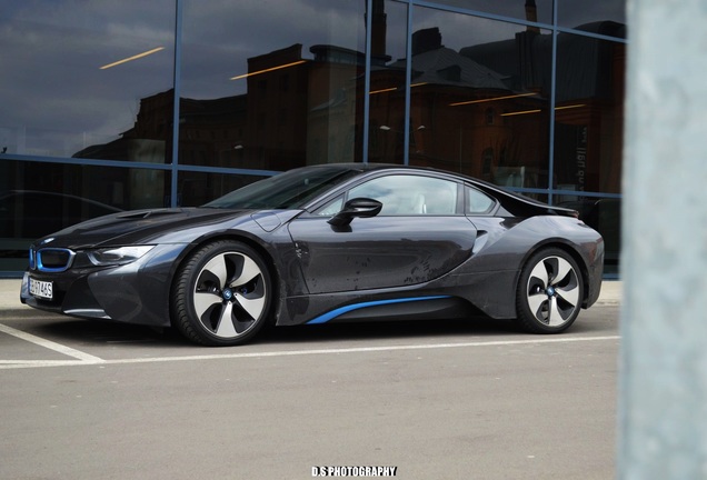 BMW i8