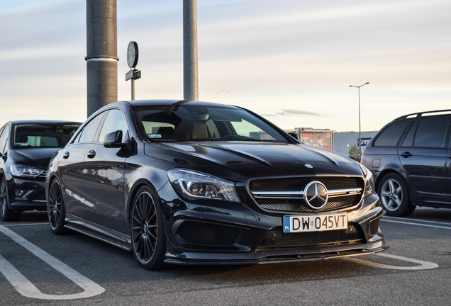 Mercedes-Benz CLA 45 AMG C117