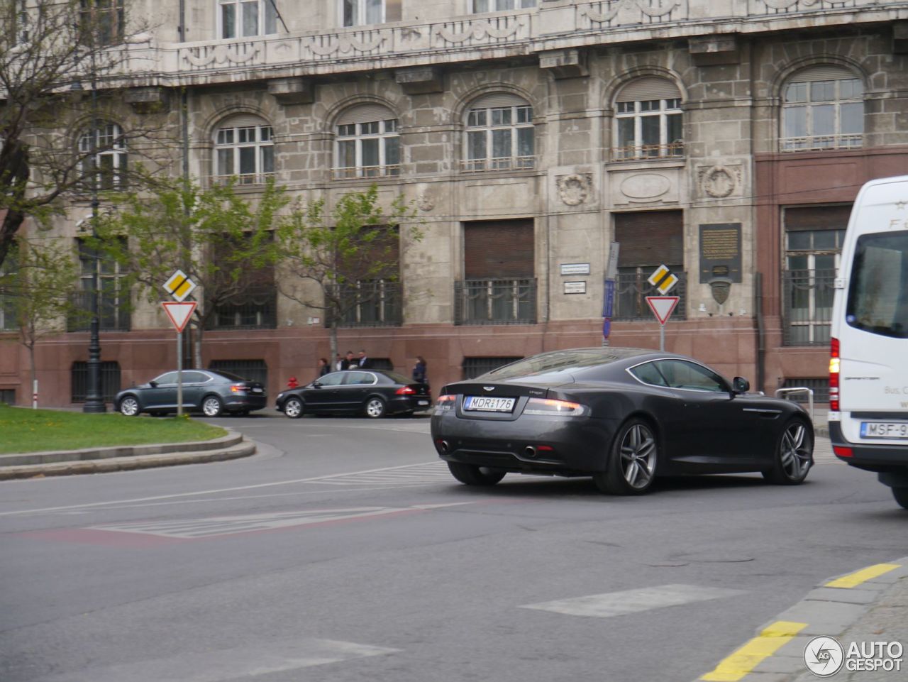 Aston Martin Virage 2011