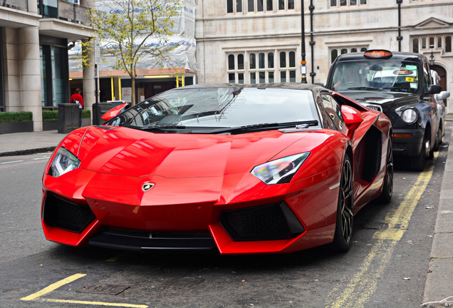 Lamborghini Aventador LP700-4 Roadster