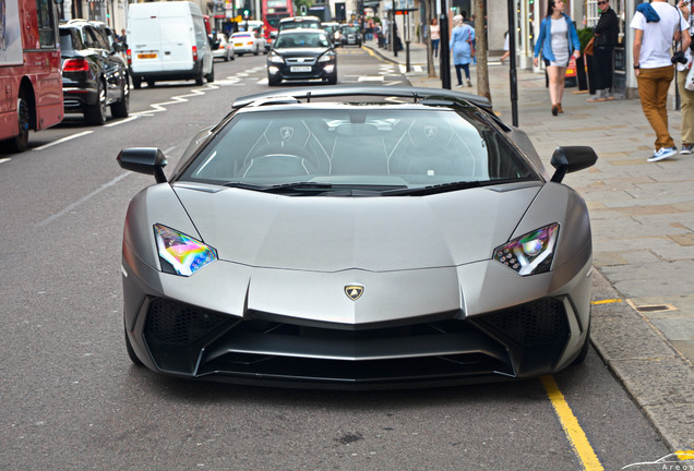 Lamborghini Aventador LP750-4 SuperVeloce Roadster