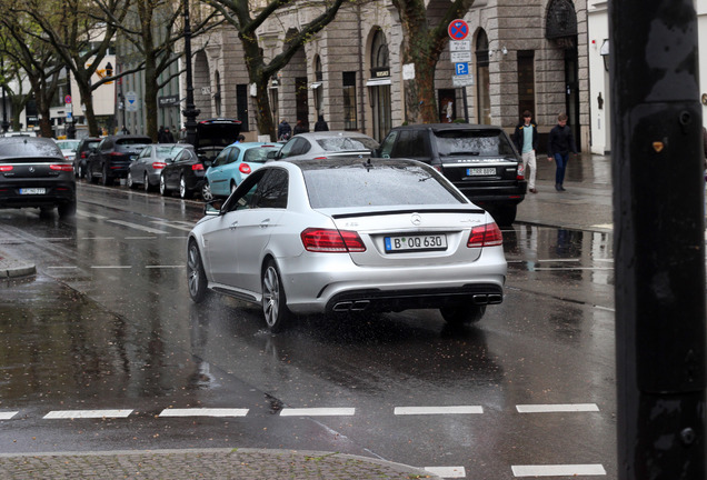 Mercedes-Benz E 63 AMG W212 V8 Biturbo