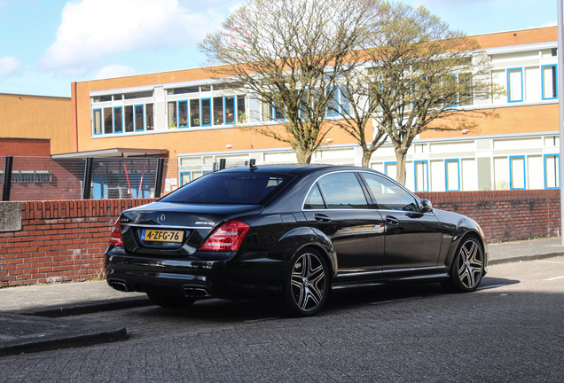 Mercedes-Benz S 63 AMG W221 2011