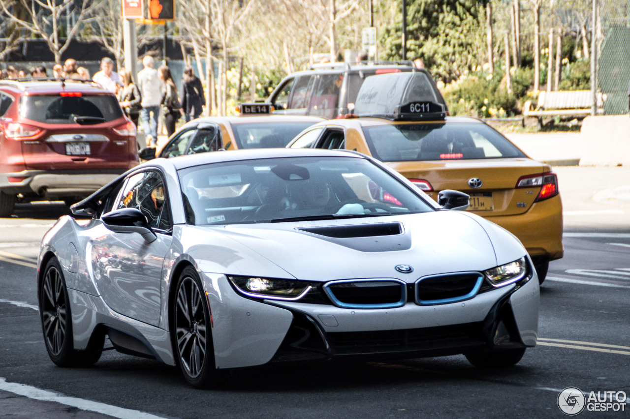 BMW i8